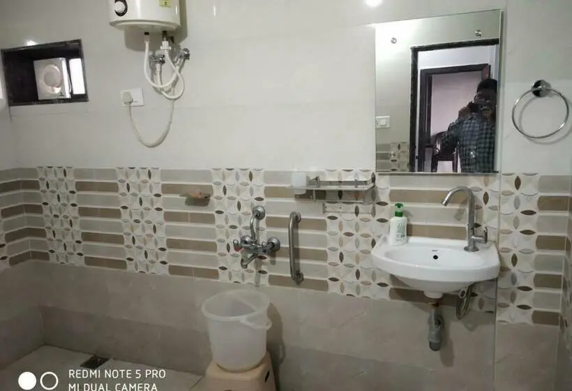 Chambre Deluxe, Goyal Bhawan