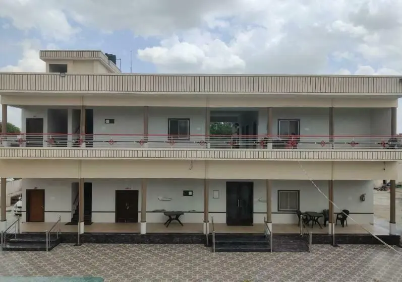 Chambre Deluxe, Goyal Bhawan