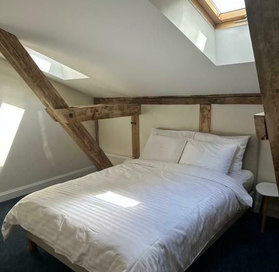 اتاق عادی, Igates Pils