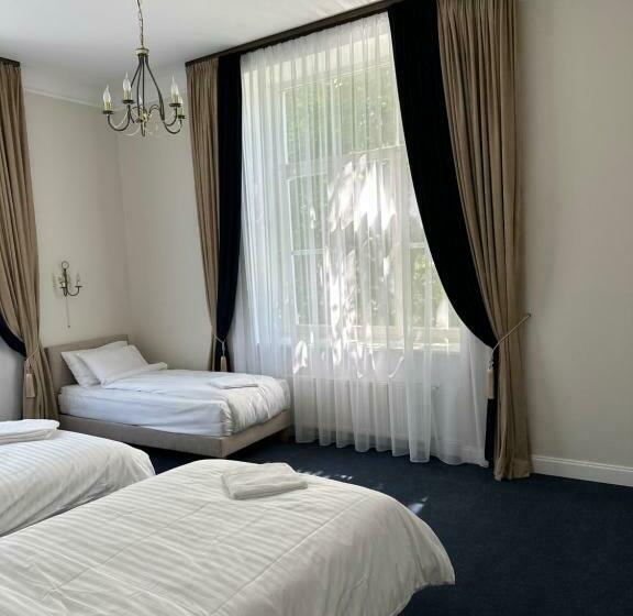 اتاق خانوادگی, Igates Pils