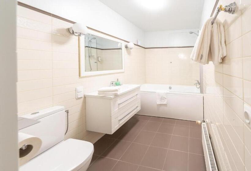 سوییت دوبلکس, Igates Pils