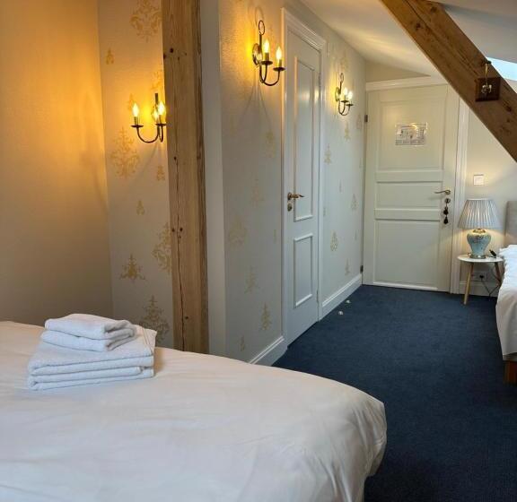 اتاق خانوادگی, Igates Pils