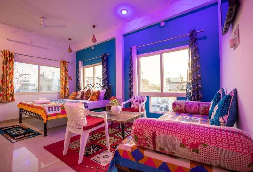 デラックスファミリールーム, Krishna Stay Guest House