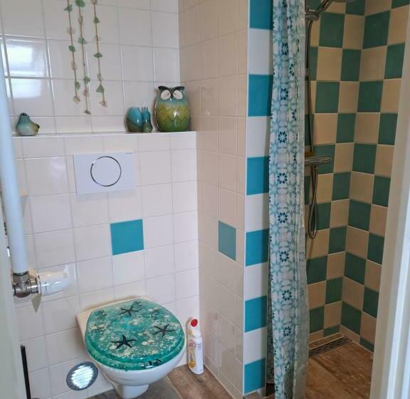 Номер Стандарт, Unia S Verhuur