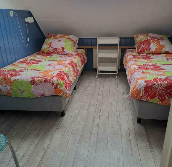 Номер Стандарт, Unia S Verhuur