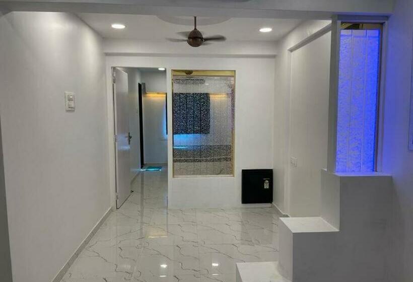 オーシャンビュースーペリアースイート, Waves Seaview Seascapes Dapoli