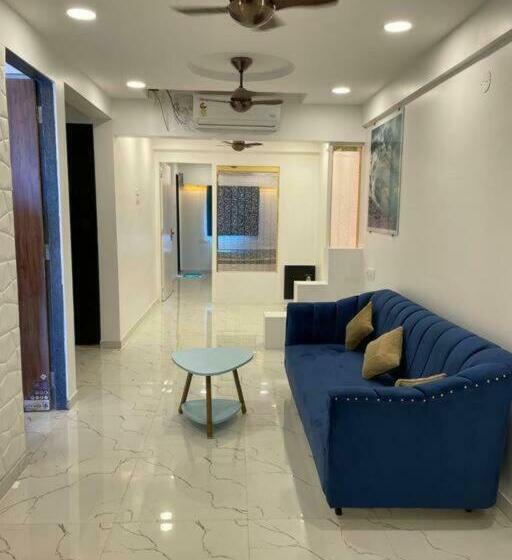 オーシャンビュースーペリアースイート, Waves Seaview Seascapes Dapoli