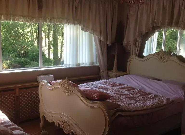 スタンダードルーム, Arch House