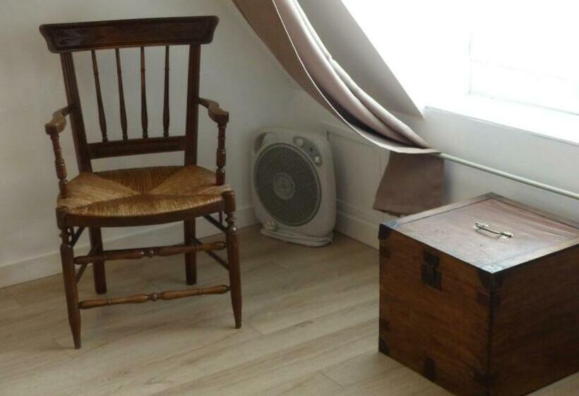 スタンダード４人部屋, Chambre D Hôtes Logis De Saint Jean