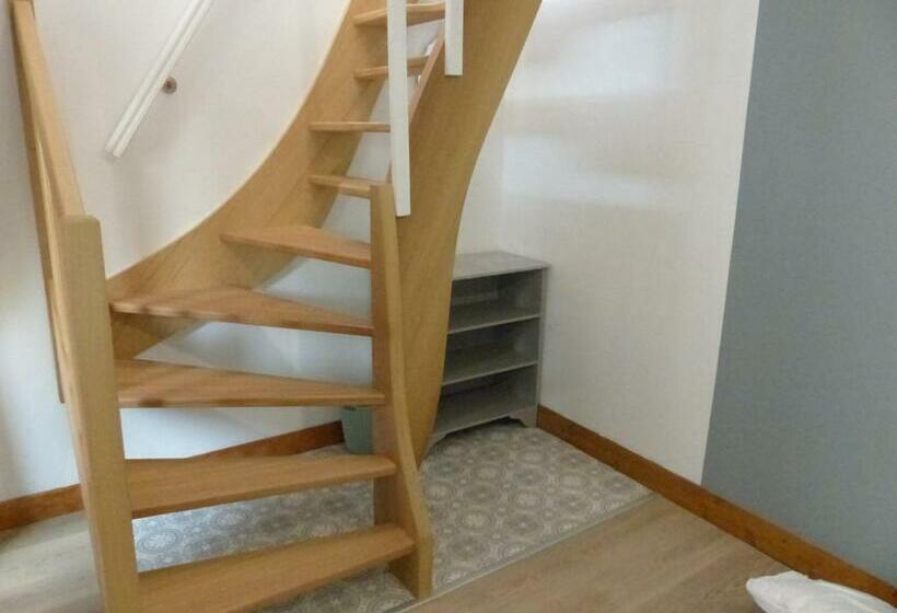 スタンダード４人部屋, Chambre D Hôtes Logis De Saint Jean