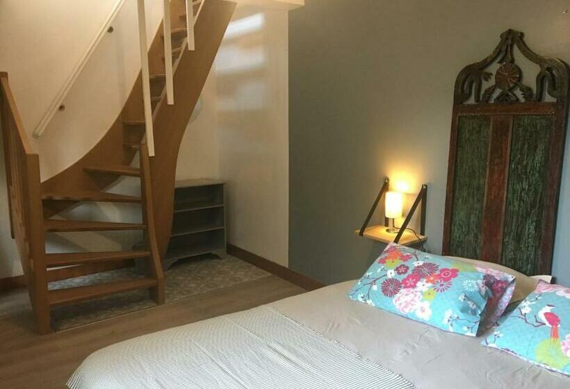 Четырехместный Номер Стандарт, Chambre D Hôtes Logis De Saint Jean