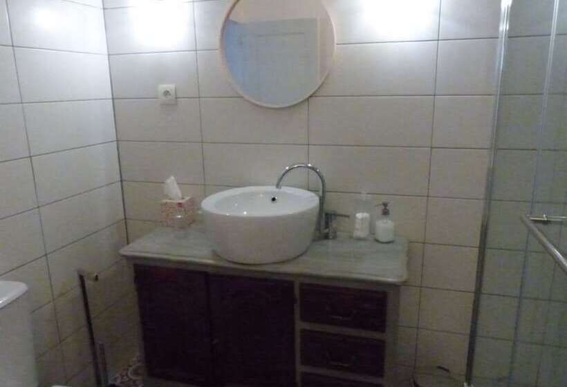 コンフォートルーム, Chambre D Hôtes Logis De Saint Jean