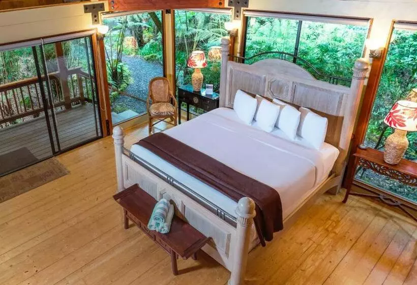 Standard-bungalow 2 Makuuhuonetta, Volcano Village Lodge