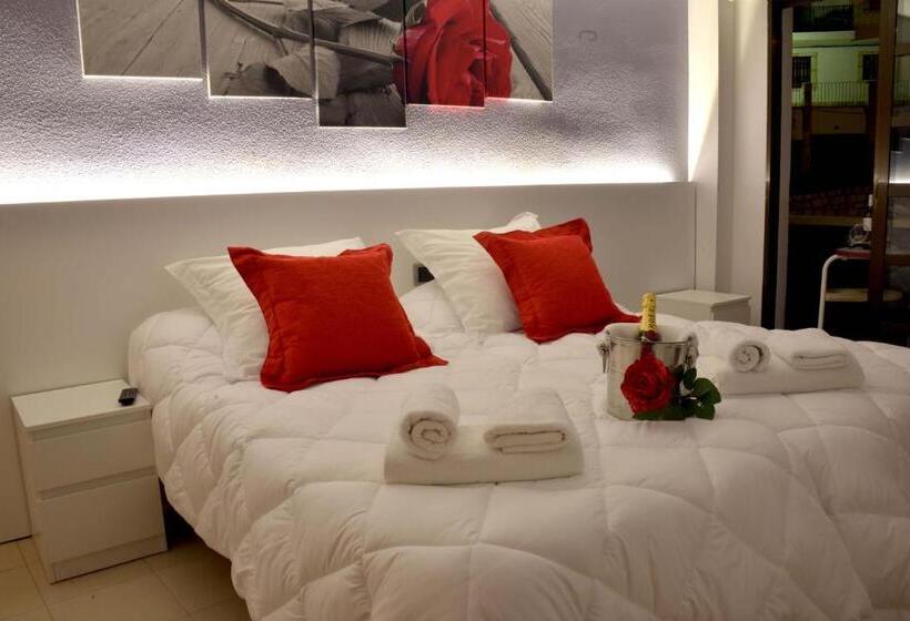 Номер Стандарт с Балконом, Hostal El Júcar