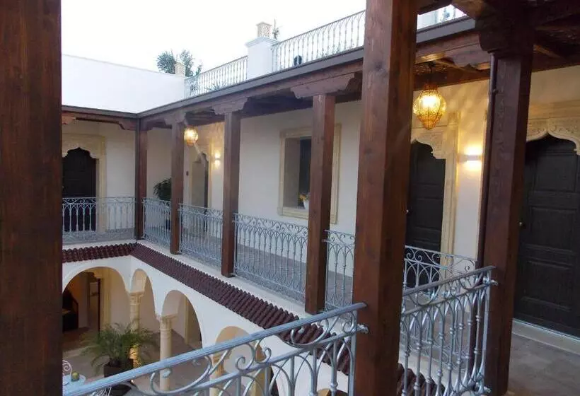 Deluxe Neljän Hengen Huone, Riad Comfort Rooms