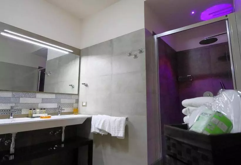 Deluxe Neljän Hengen Huone, Riad Comfort Rooms