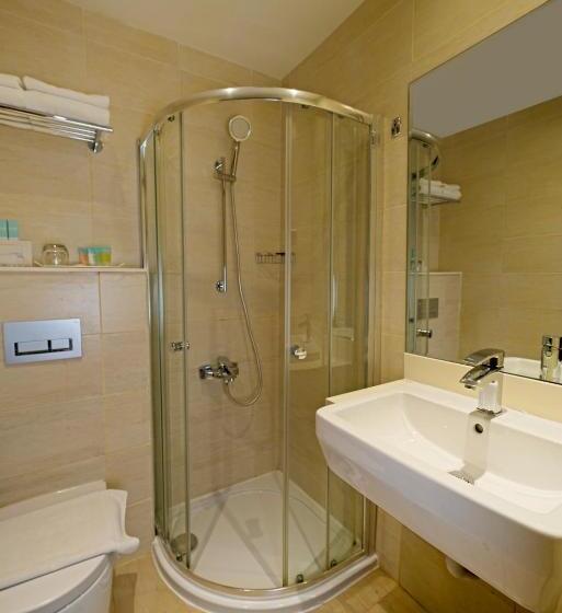 سوئیت کلاسیک, Action Hotel Ras Al Khaimah