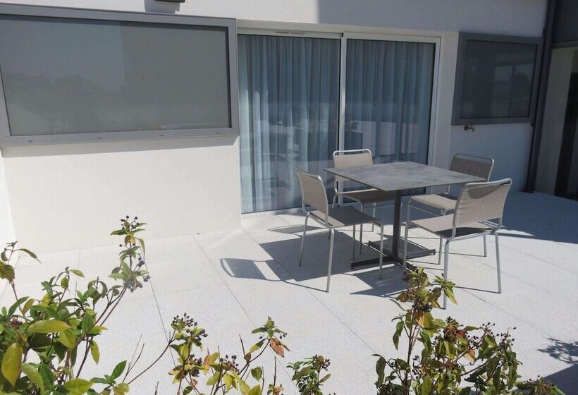 Suite with Terrace, Appart Hôtel Mer & Golf City Bordeaux Bassins à Flot