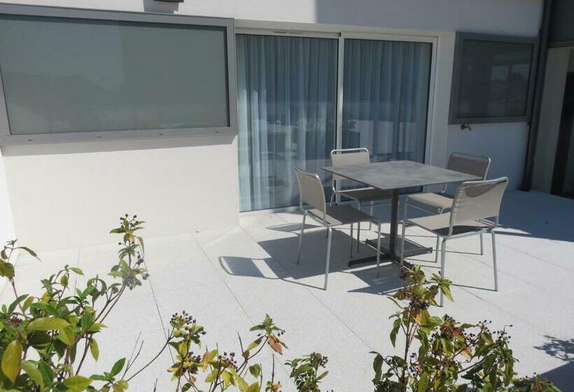 Suite with Terrace, Appart Hôtel Mer & Golf City Bordeaux Bassins à Flot