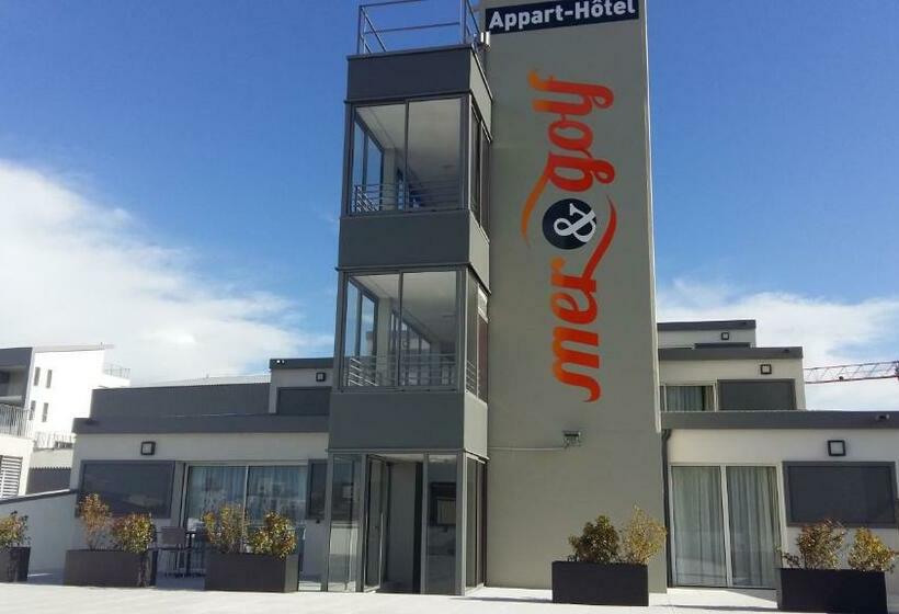 Suite with Terrace, Appart Hôtel Mer & Golf City Bordeaux Bassins à Flot