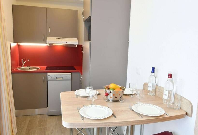 Suite with Terrace, Appart Hôtel Mer & Golf City Bordeaux Bassins à Flot