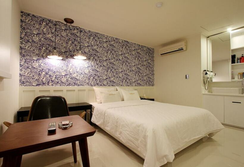 Habitació Estàndard, Bando Tourist