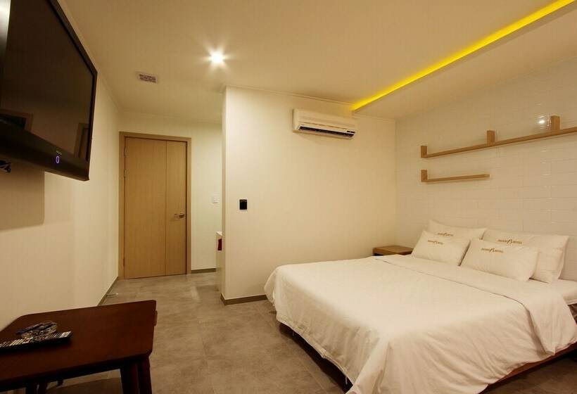 Habitació Estàndard, Bando Tourist