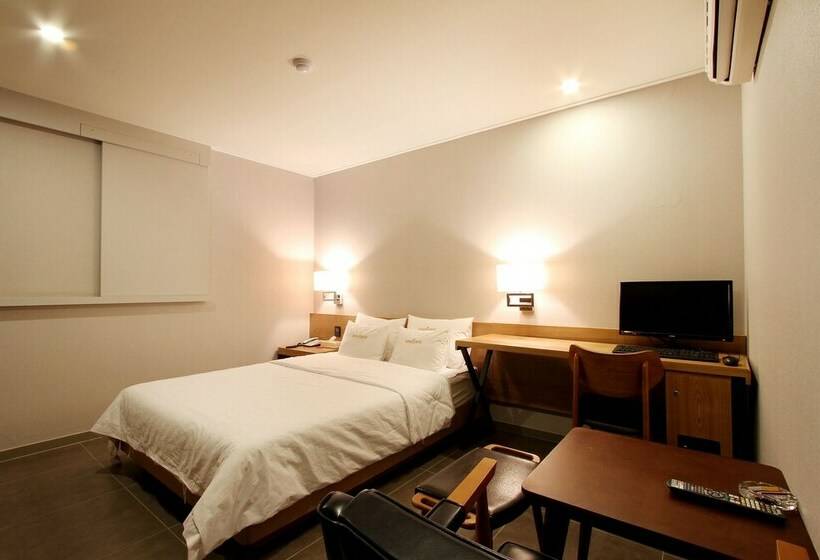 Habitació Estàndard, Bando Tourist