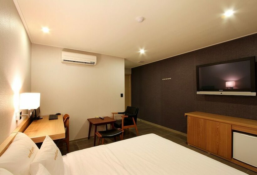 Habitació Estàndard, Bando Tourist