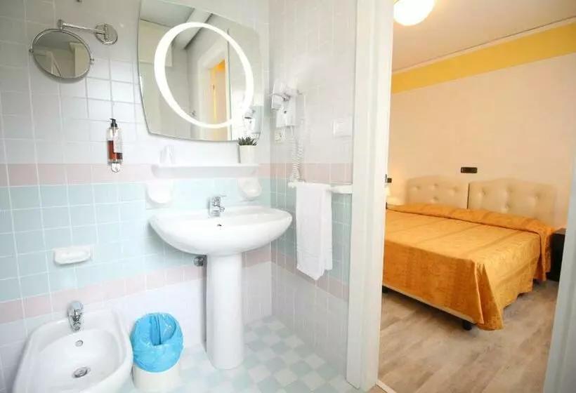 اتاق استاندارد با بالکن, Continental B&b City