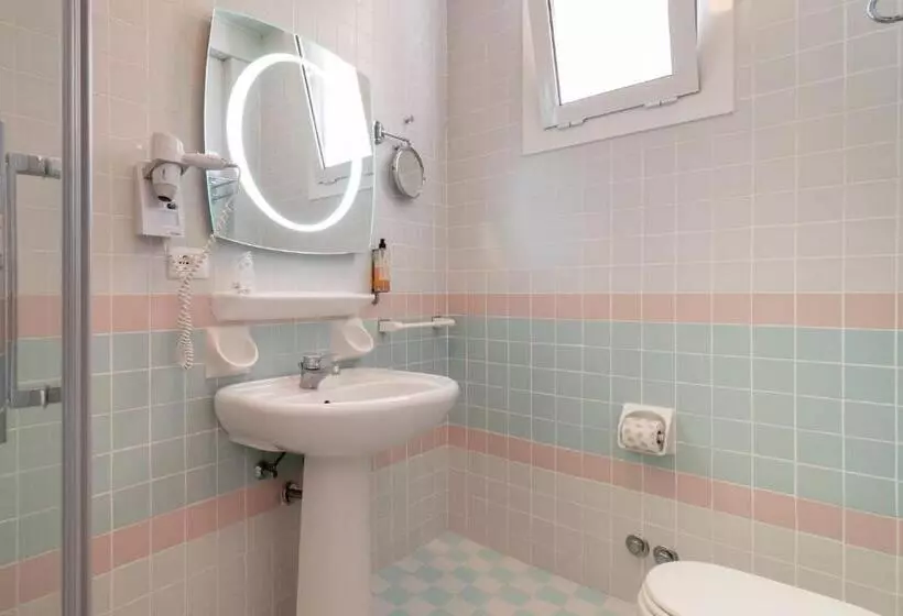 اتاق خانوادگی, Continental B&b City