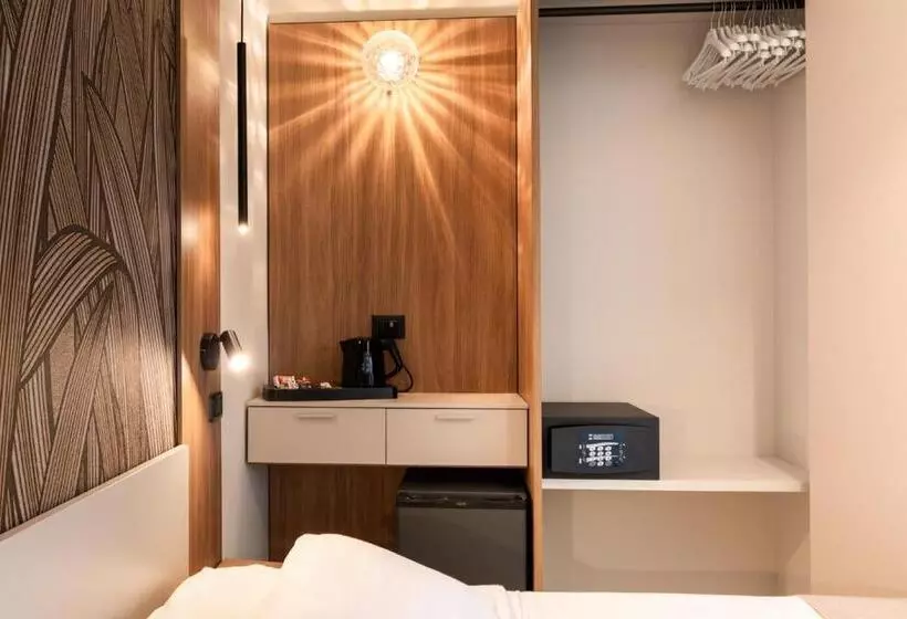 اتاق اکونومی, Continental B&b City