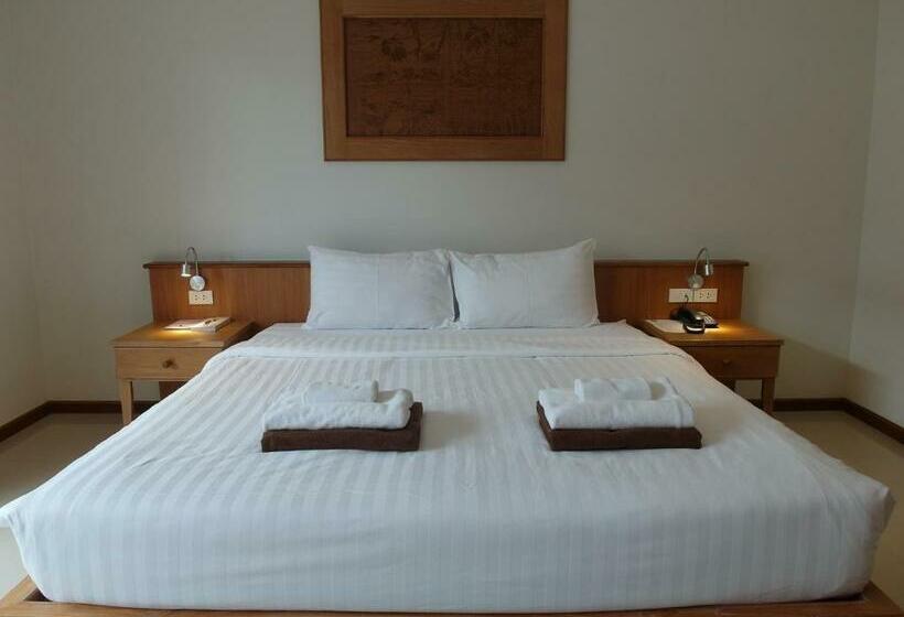 غرفة قياسية مزوَّدة بشُرفة, Crystal Lamai