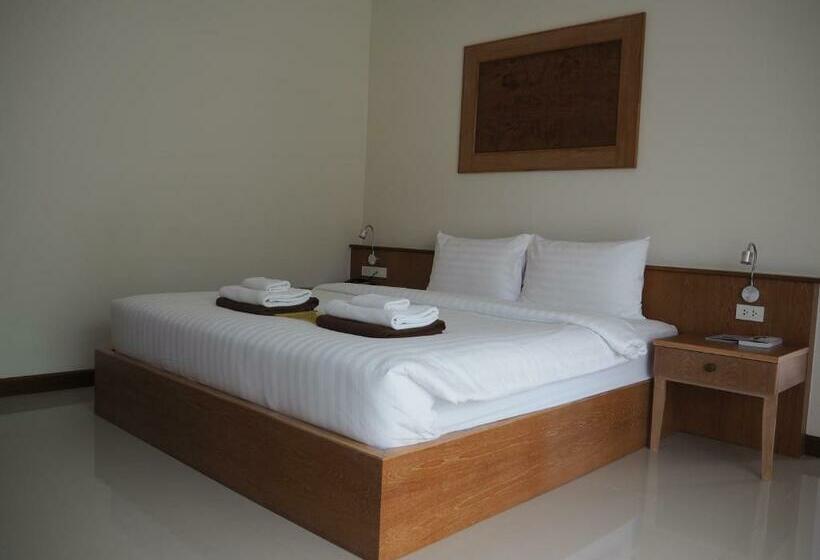 غرفة قياسية مزوَّدة بشُرفة, Crystal Lamai