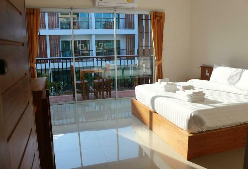 غرفة قياسية مزوَّدة بشُرفة, Crystal Lamai