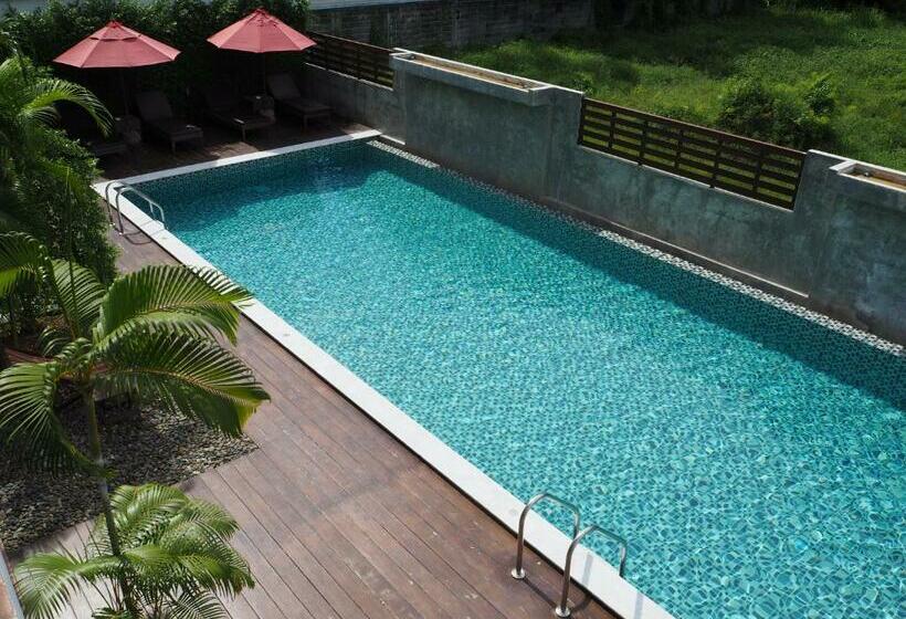 غرفة قياسية مزوَّدة بشُرفة, Crystal Lamai