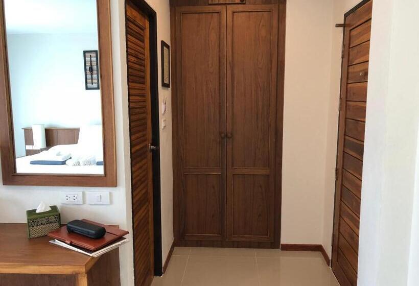 غرفة إقتصادية, Crystal Lamai