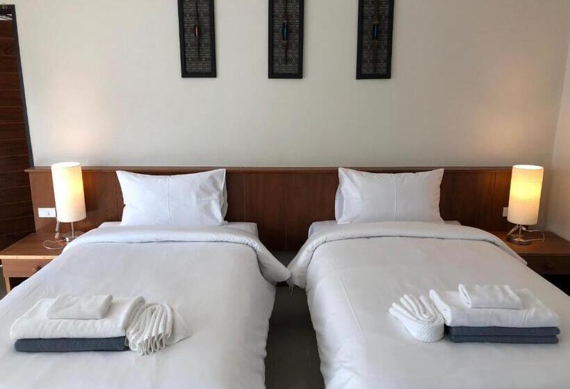 غرفة عائلية, Crystal Lamai