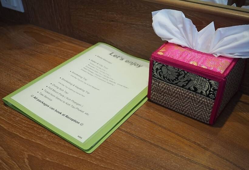 غرفة عائلية, Crystal Lamai