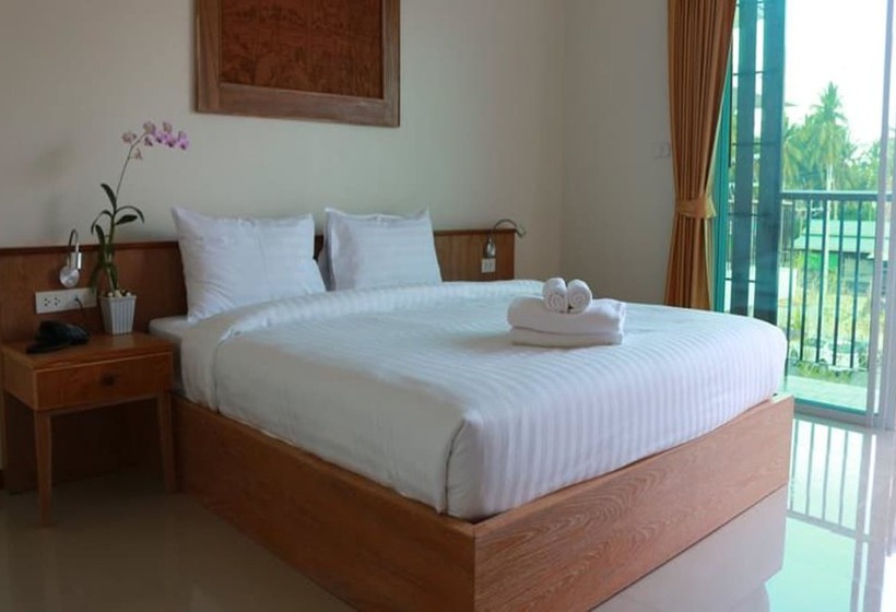 غرفة عائلية, Crystal Lamai