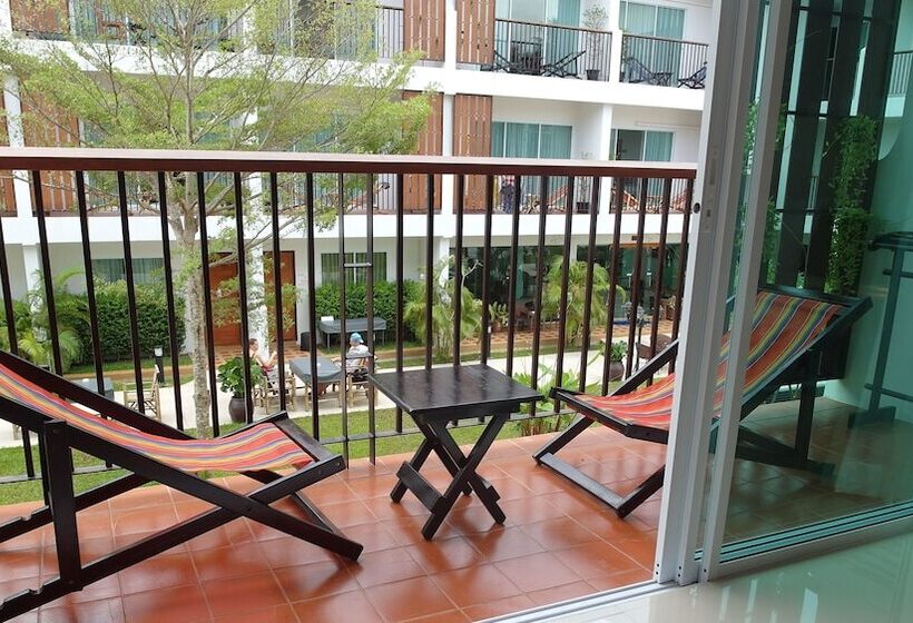 غرفة قياسية مزوَّدة بشُرفة, Crystal Lamai