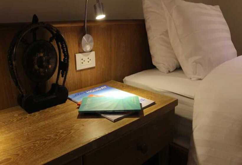 غرفة قياسية مزوَّدة بشُرفة, Crystal Lamai