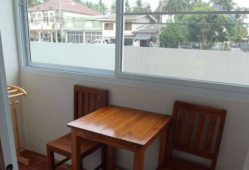 غرفة قياسية بالطابق الأرضى, Crystal Lamai