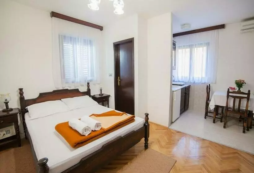 استودیوی استاندارد, Guest House 4m