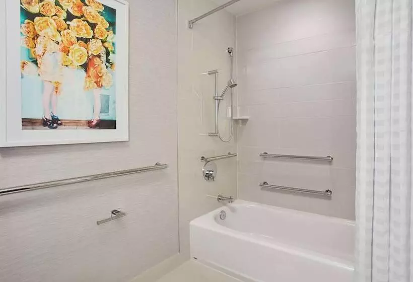 Deluxe-huone Soveltuu Liikuntarajoitteisille, Hilton West Palm Beach