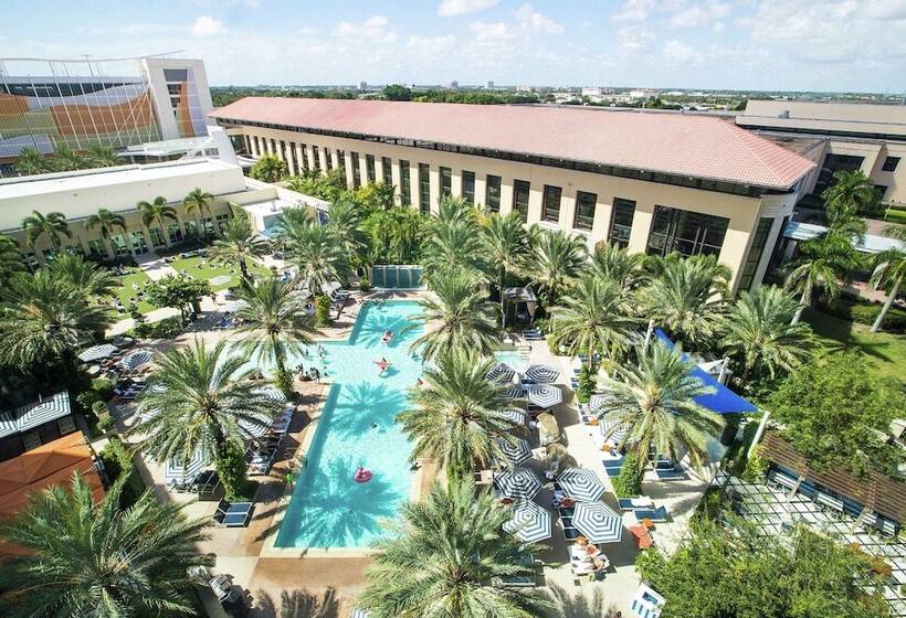 Номер Deluxe Вид на Бассейн, Hilton West Palm Beach