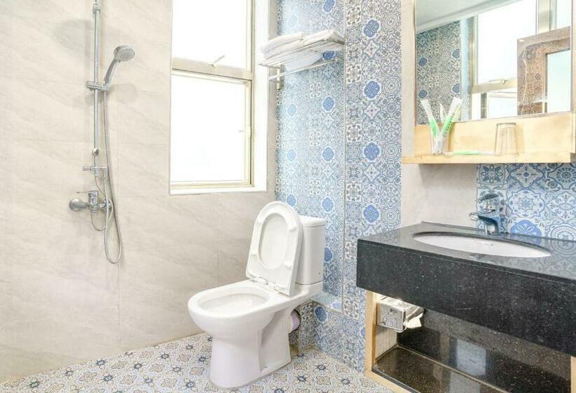 اتاق استاندارد سه نفره, Hou Kong