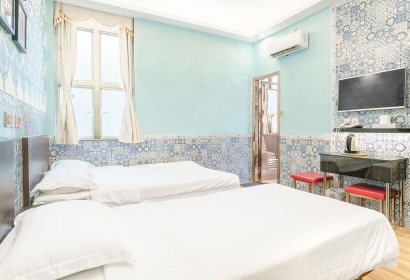 اتاق خانوادگی, Hou Kong