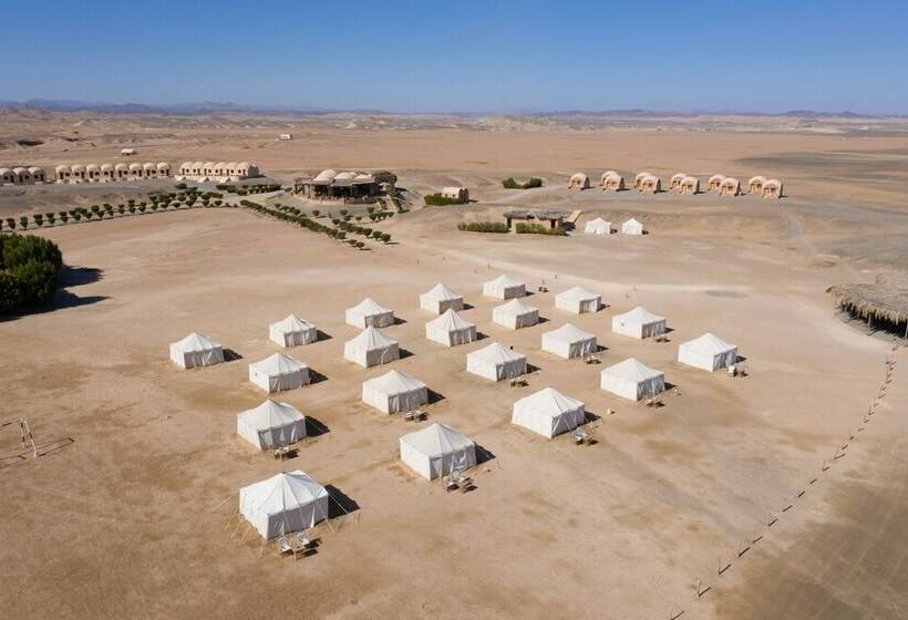 چادر با خدمات رفاهی استاندارد, Marsa Nakari Village