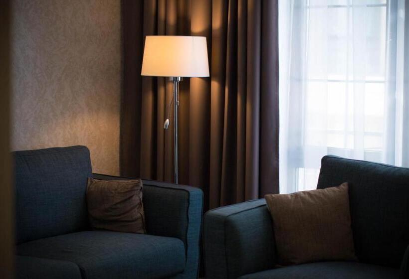 اتاق لوکس, Solutel